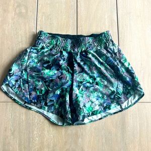 Track That Mid-Rise Lined Short size 8 Lululemon